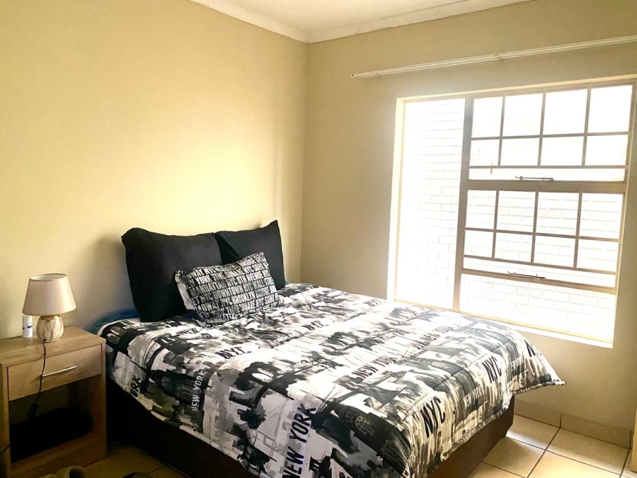 2 Bedroom Property for Sale in Oos Einde North West